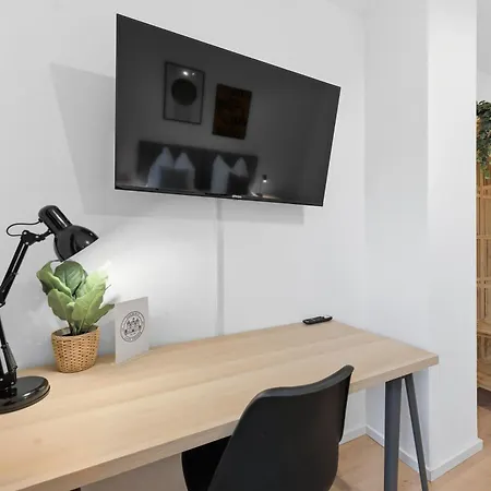 Ludwigscozyescape - Helles Design-apartment Am Residenzschloss, 6 Gaeste, Smarttv In Jedem Zimmer, Highspeed Wlan, Workspace, 24h Self Check-in, Parkplatz 2 Min * Ludwigsburg