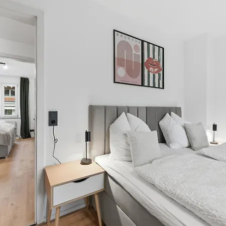 Ludwigscozyescape - Helles Design-apartment Am Residenzschloss, 6 Gaeste, Smarttv In Jedem Zimmer, Highspeed Wlan, Workspace, 24h Self Check-in, Parkplatz 2 Min Ludwigsburg