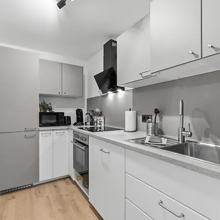 Ludwigscozyescape - Helles Design-apartment Am Residenzschloss, 6 Gaeste, Smarttv In Jedem Zimmer, Highspeed Wlan, Workspace, 24h Self Check-in, Parkplatz 2 Min Apartmán *