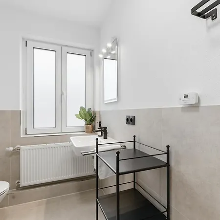 Apartmán Ludwigscozyescape - Helles Design-apartment Am Residenzschloss, 6 Gaeste, Smarttv In Jedem Zimmer, Highspeed Wlan, Workspace, 24h Self Check-in, Parkplatz 2 Min Ludwigsburg