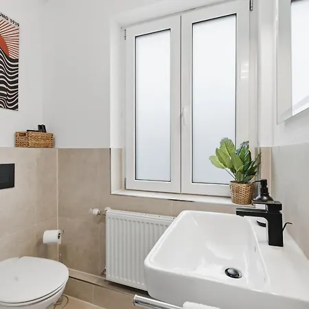 Ludwigscozyescape - Helles Design-apartment Am Residenzschloss, 6 Gaeste, Smarttv In Jedem Zimmer, Highspeed Wlan, Workspace, 24h Self Check-in, Parkplatz 2 Min